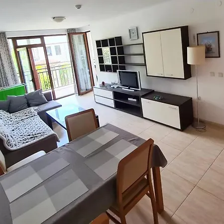 30 Meter Vom Schoenes In Einer Geschlossenen Anlage Апартаменты