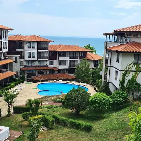 30 Meter Vom Schoenes In Einer Geschlossenen Anlage * Свети-Влас