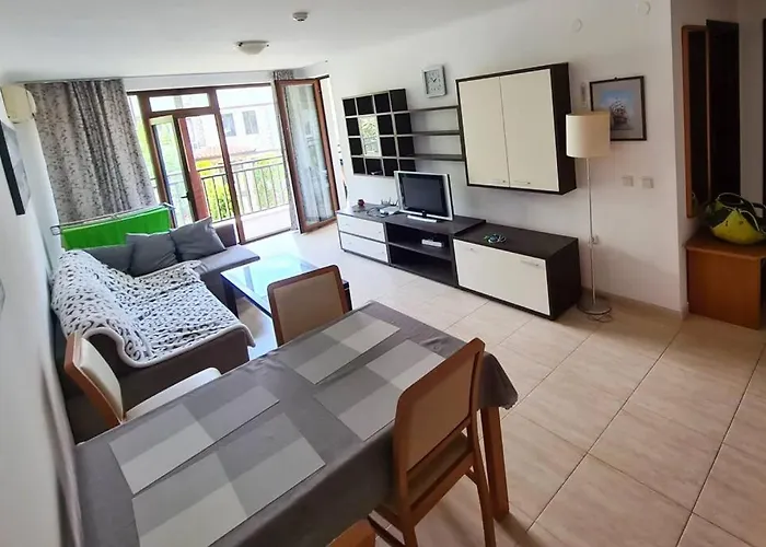 30 Meter Vom Schoenes In Einer Geschlossenen Anlage Apartamento