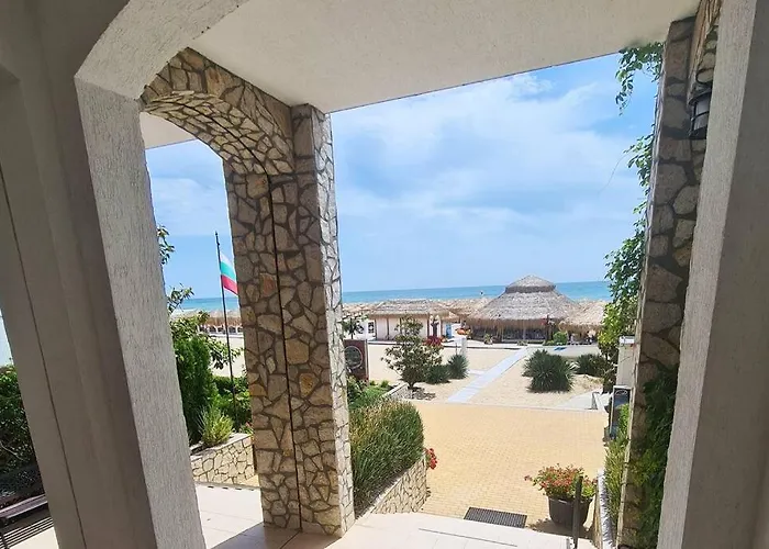 30 Meter Vom Schoenes In Einer Geschlossenen Anlage *