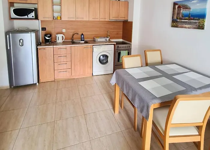 30 Meter Vom Schoenes In Einer Geschlossenen Anlage Apartamento